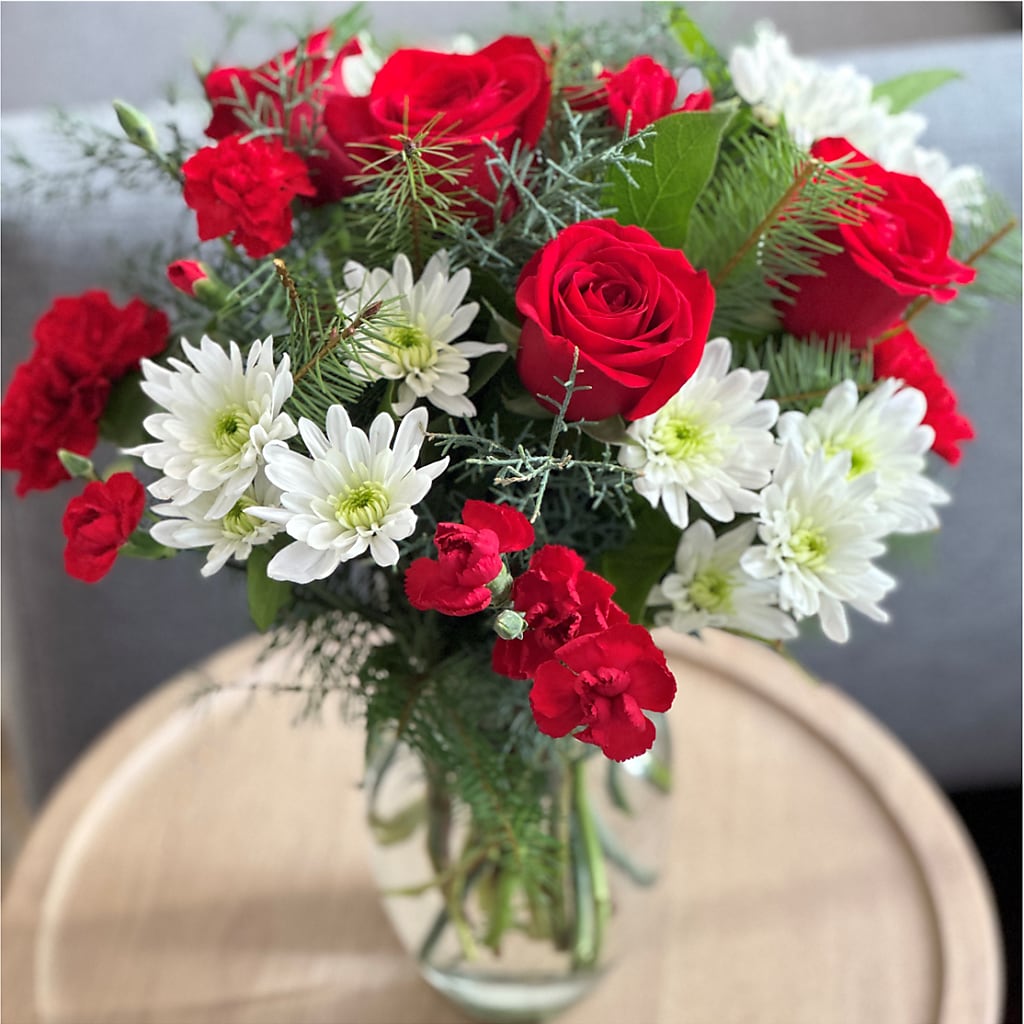 Seasonal Magic Bouquet –  Konbit Flowers Group Llc, Brooklyn NY