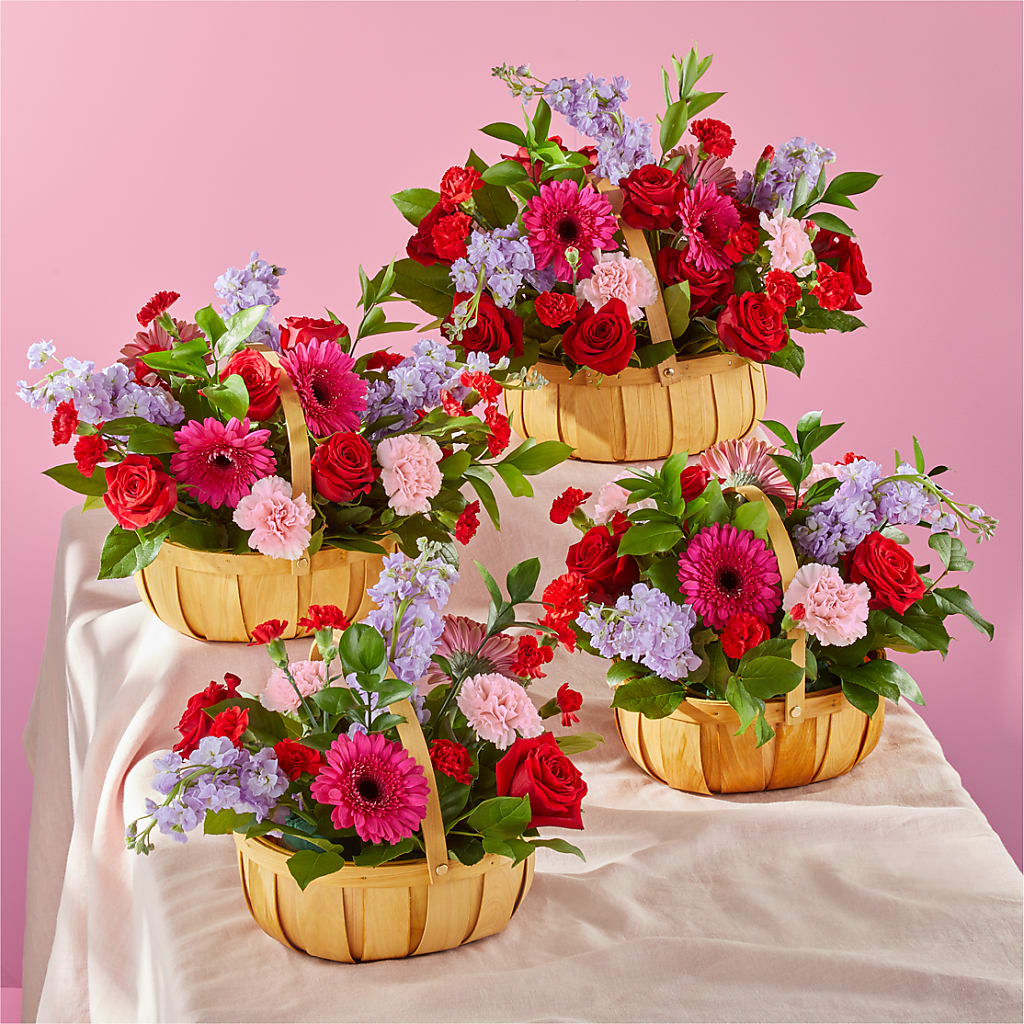 Pink Picnic Basket –  Konbit Flowers Group Llc, Brooklyn NY