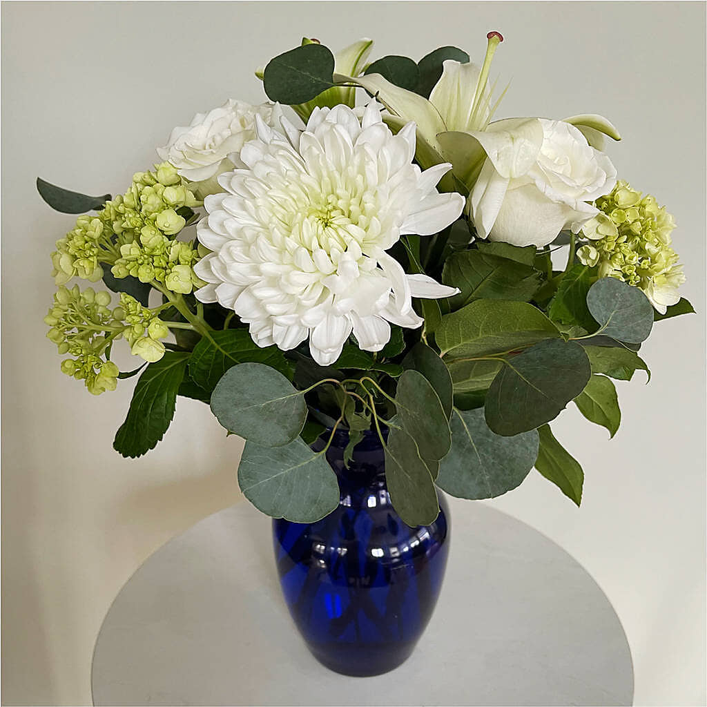 Snowy Dreams Bouquet –  Konbit Flowers Group Llc, Brooklyn NY