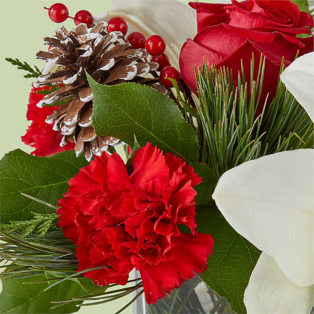 Glistening Icicles Bouquet –  Konbit Flowers Group Llc, Brooklyn NY